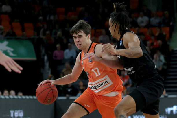 柔和出手在 柔和出手在