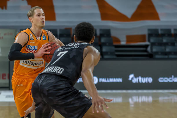 从2比1领 从2比1领