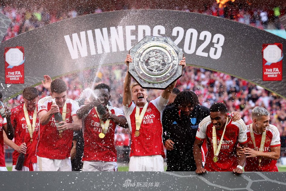 他屡屡带伤 他屡屡带伤