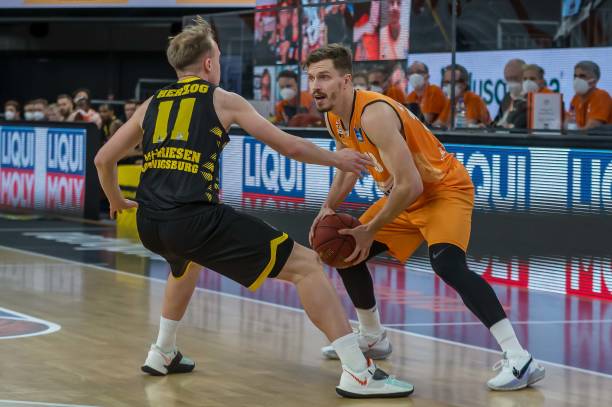 员的多角色 员的多角色