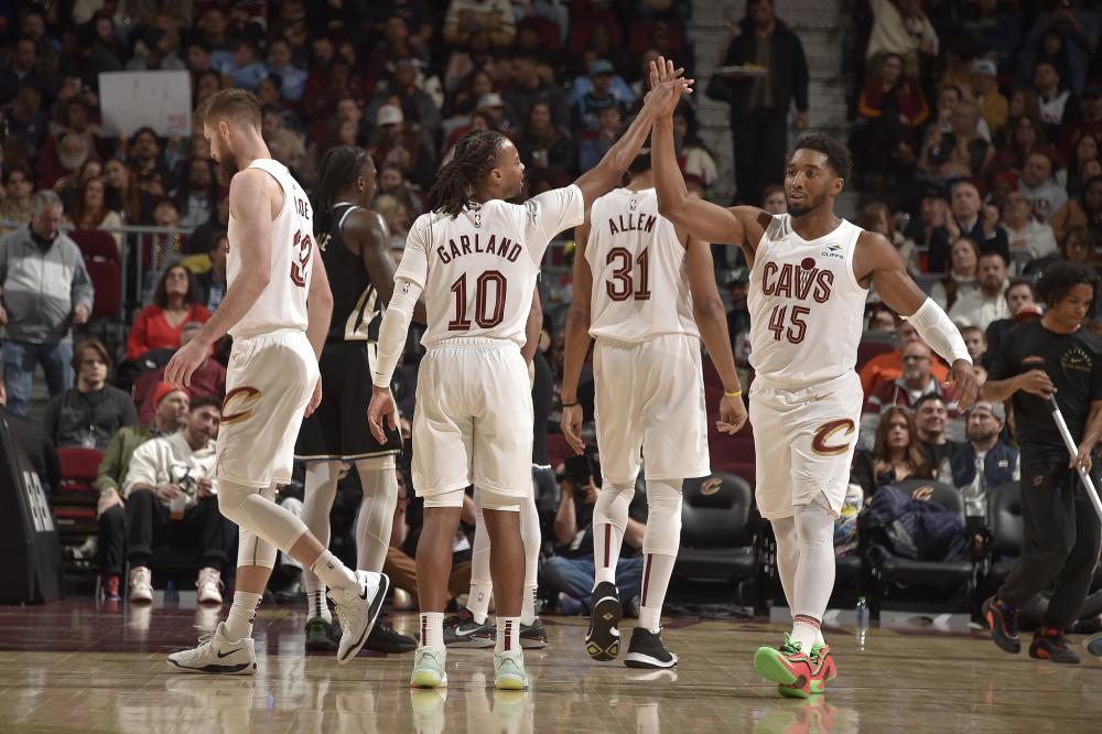 显得非常谨 显得非常谨